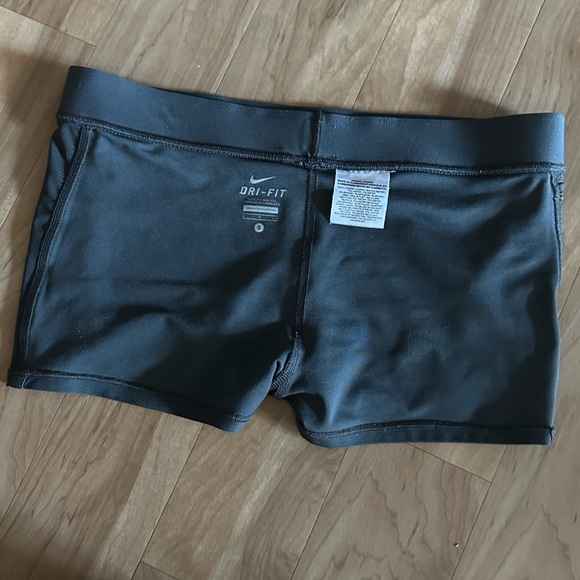 Nike spandex shorts - Picture 5 of 5